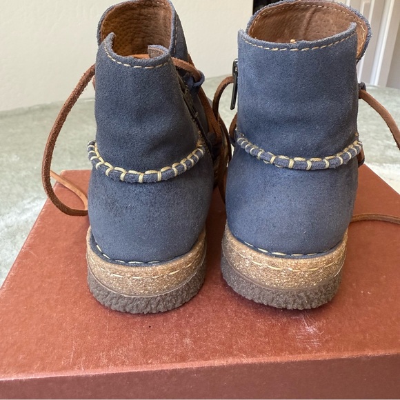 Born Navy Blue Suede Booties Size 8 - Picture 2 of 12